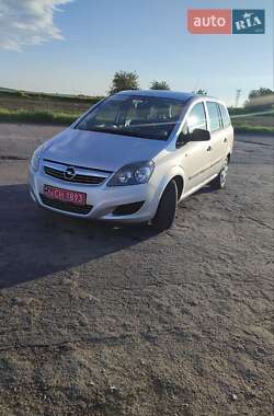 Минивэн Opel Zafira 2010 в Баре
