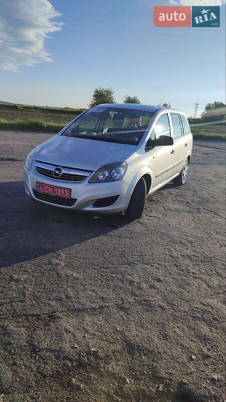 Минивэн Opel Zafira 2010 в 