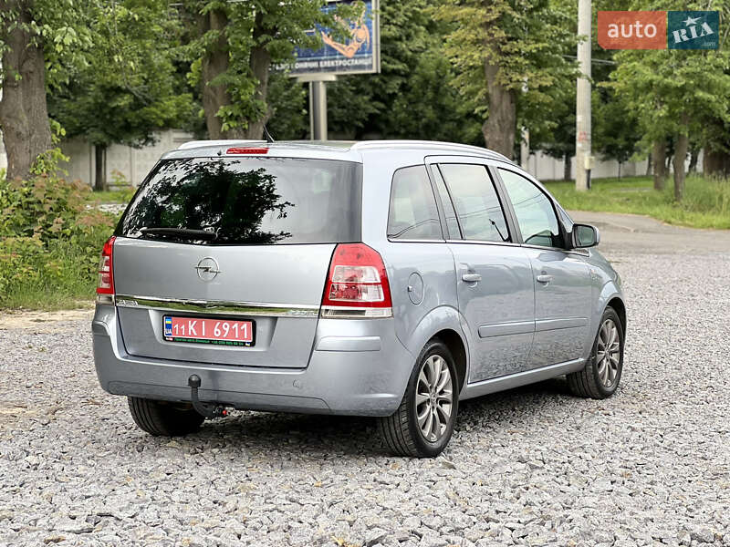 Минивэн Opel Zafira 2011 в Виннице