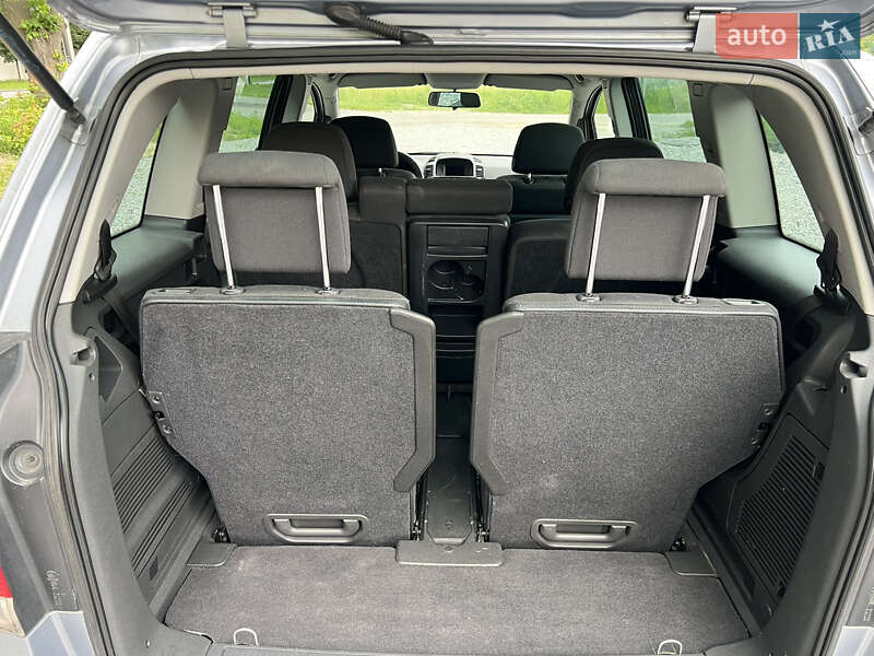 Минивэн Opel Zafira 2011 в Виннице
