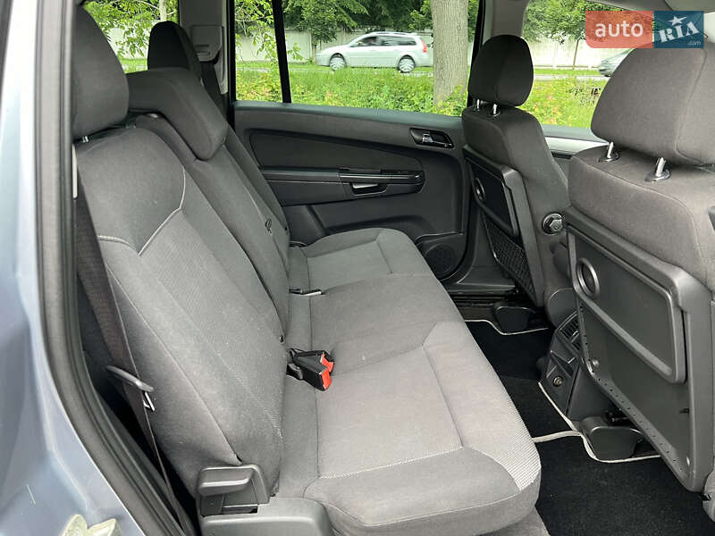 Минивэн Opel Zafira 2011 в Виннице