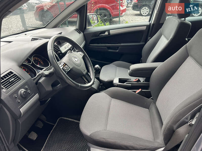 Минивэн Opel Zafira 2011 в Виннице