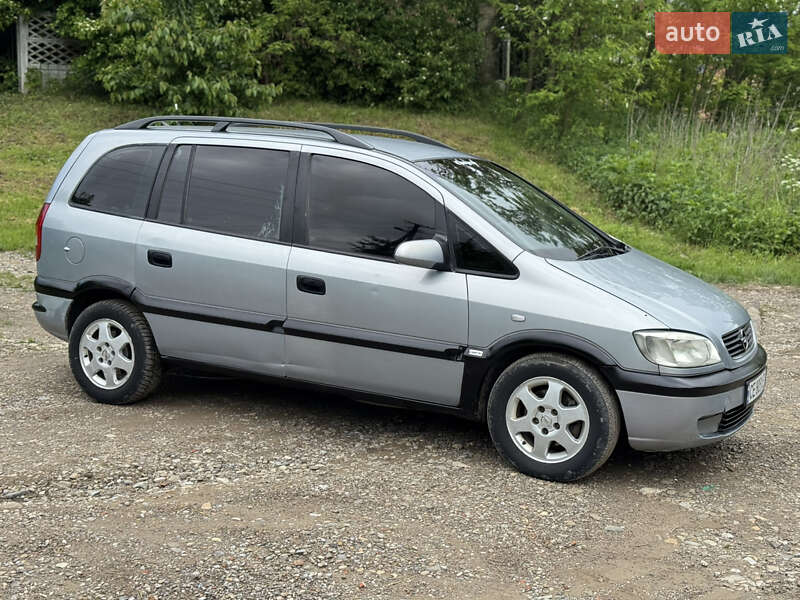 Мінівен Opel Zafira 2000 в Чернігові