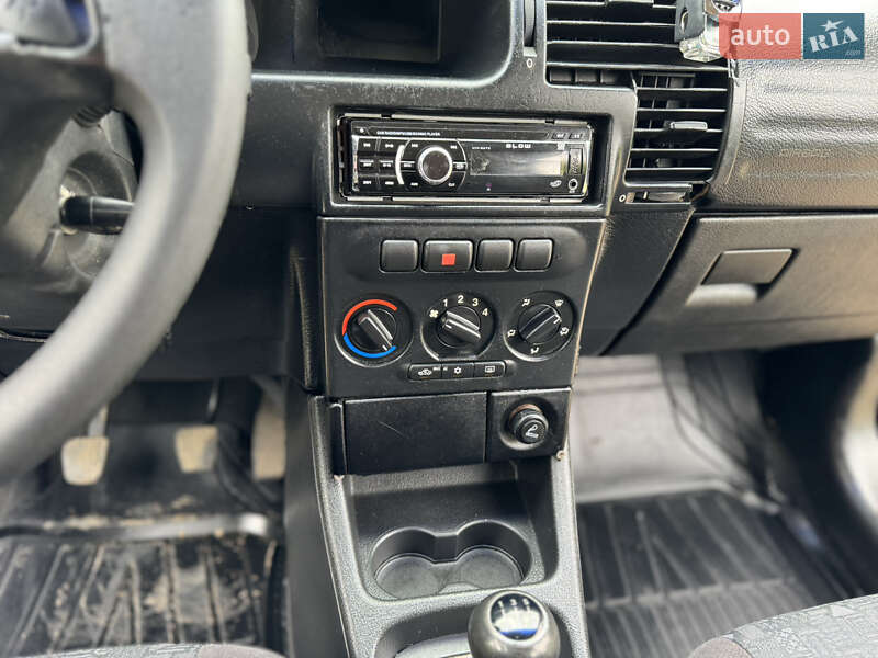 Мінівен Opel Zafira 2000 в Чернігові