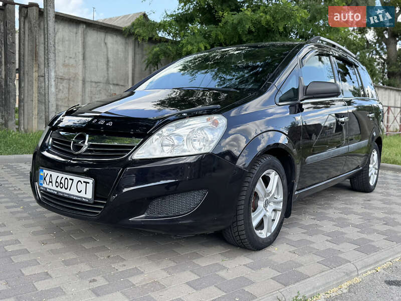 Мінівен Opel Zafira 2009 в Лубнах