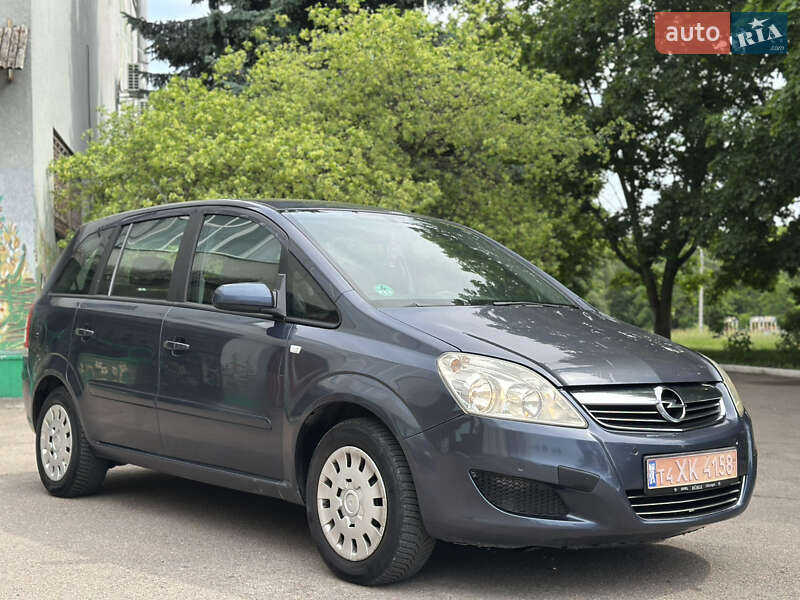 Минивэн Opel Zafira 2008 в Ровно