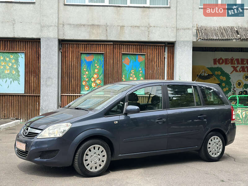 Минивэн Opel Zafira 2008 в Ровно