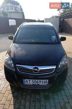 Мінівен Opel Zafira 2010 в Верховині