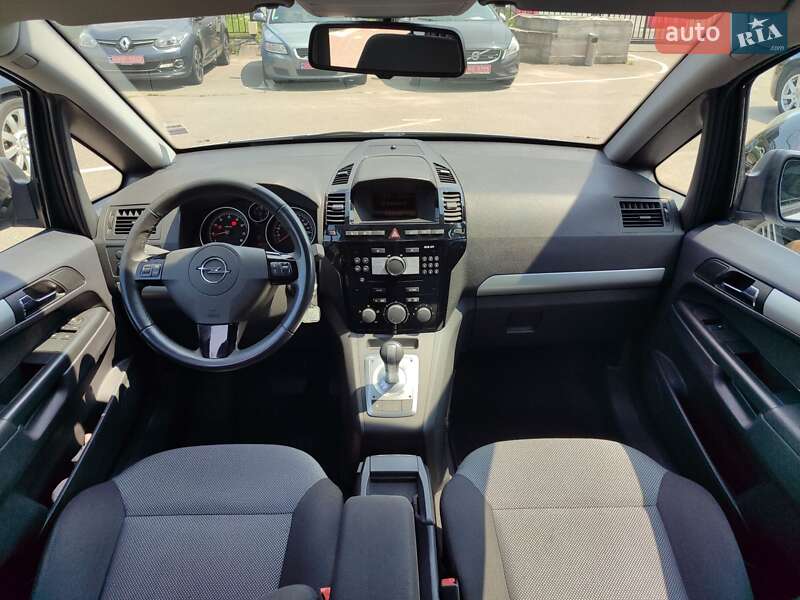 Минивэн Opel Zafira 2011 в Киеве