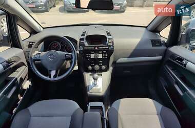 Минивэн Opel Zafira 2011 в 