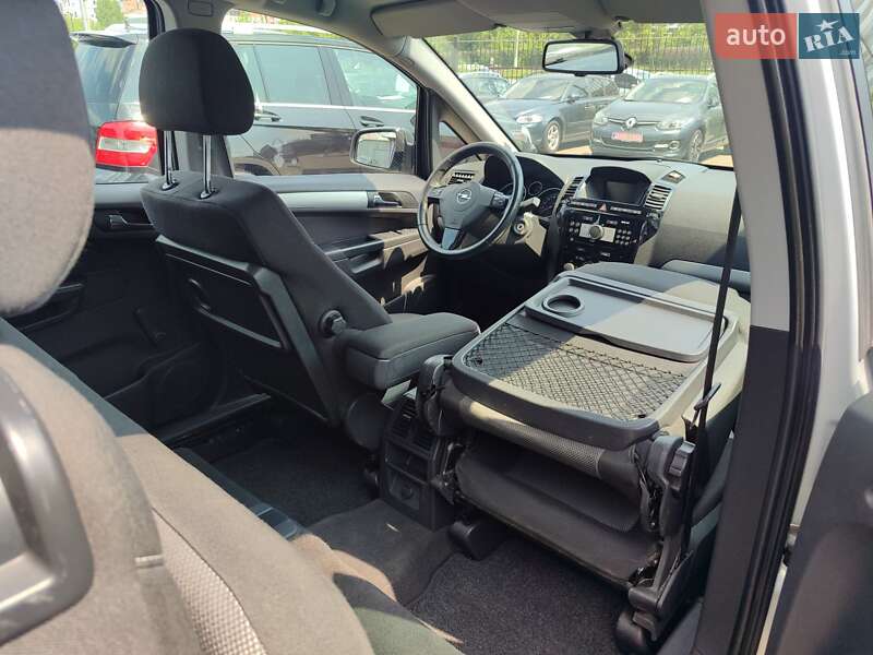 Минивэн Opel Zafira 2011 в Киеве
