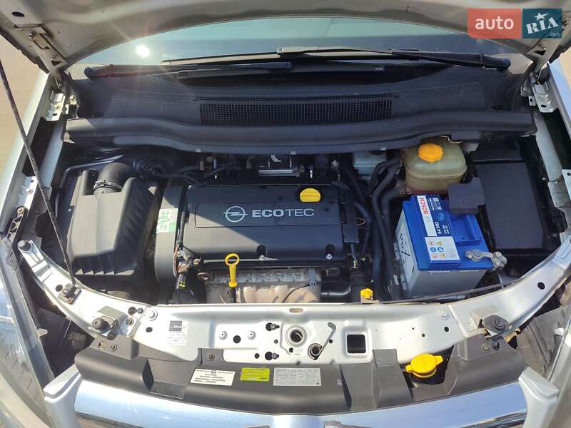 Минивэн Opel Zafira 2011 в Киеве
