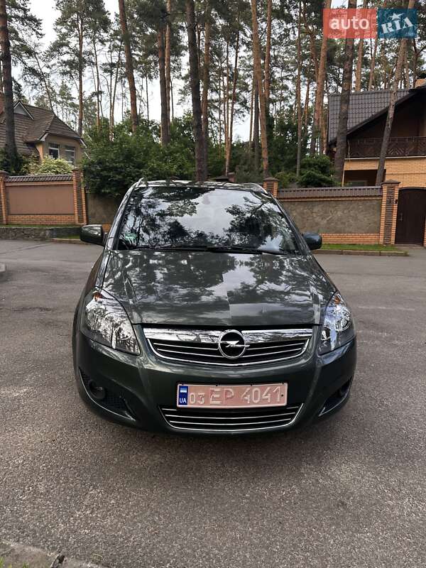 Мінівен Opel Zafira 2011 в 