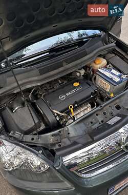 Мінівен Opel Zafira 2011 в 