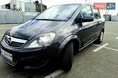Минивэн Opel Zafira 2009 в Киеве
