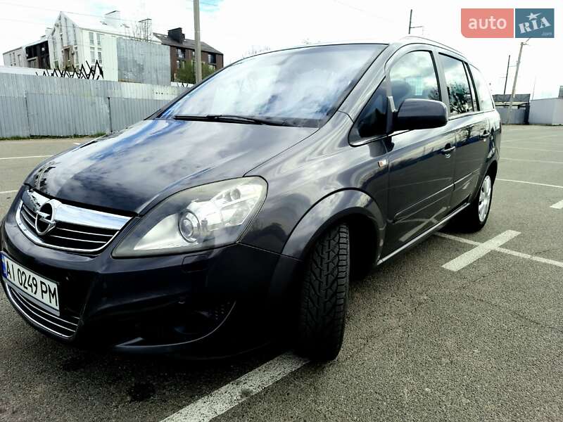 Минивэн Opel Zafira 2009 в 