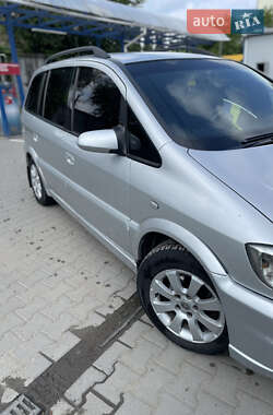 Минивэн Opel Zafira 2003 в 