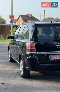 Минивэн Opel Zafira 2006 в 