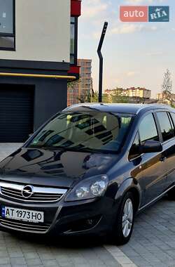 Минивэн Opel Zafira 2010 в Ивано-Франковске