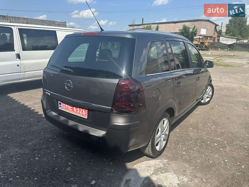 Минивэн Opel Zafira 2010 в Нежине