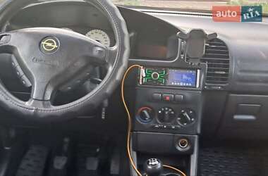Минивэн Opel Zafira 2002 в 
