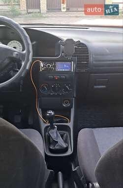 Минивэн Opel Zafira 2002 в 