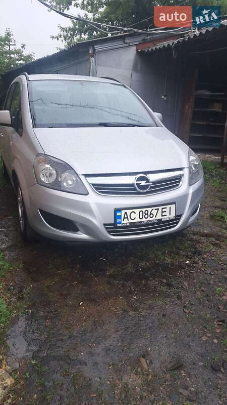 Минивэн Opel Zafira 2011 в Луцке