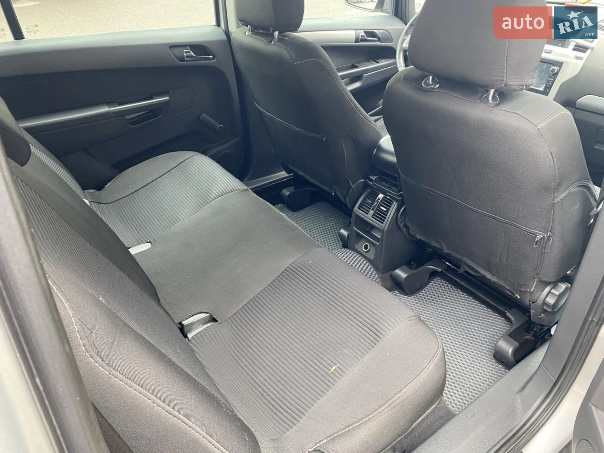 2011 Opel Zafira - мініатюра 2