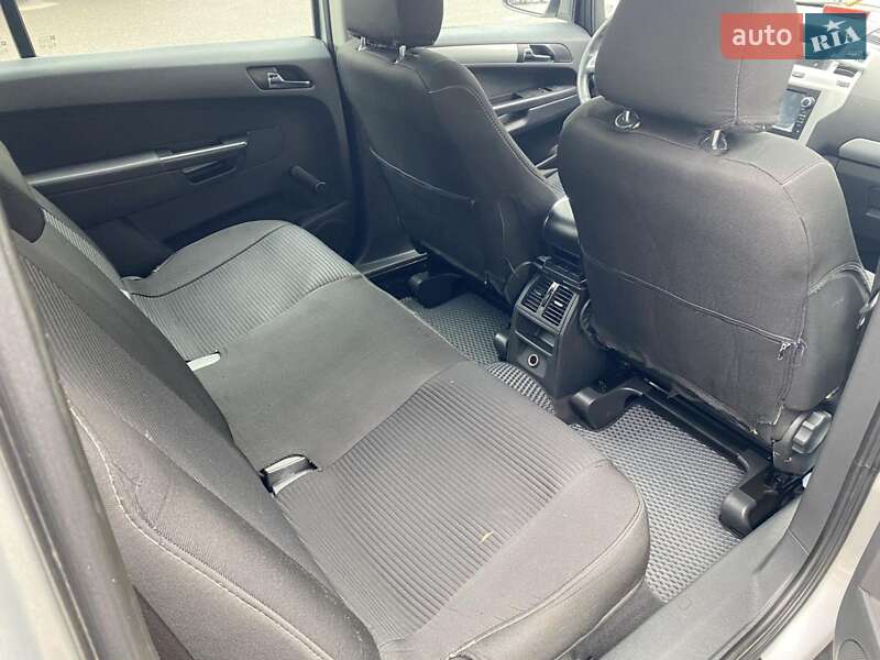 Минивэн Opel Zafira 2011 в Луцке