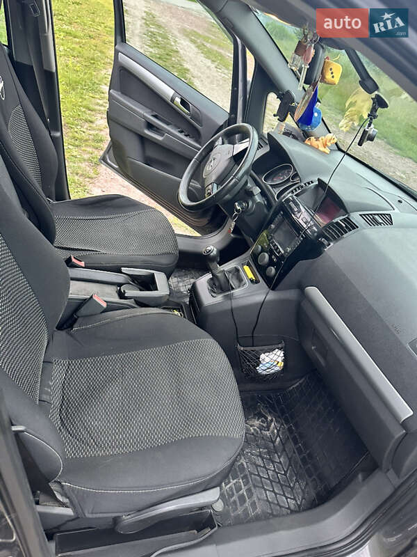 Минивэн Opel Zafira 2011 в Радехове