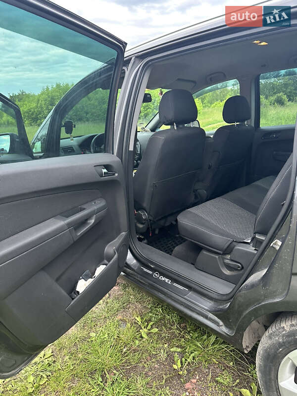 Минивэн Opel Zafira 2011 в Радехове