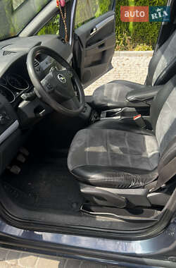 Минивэн Opel Zafira 2007 в 