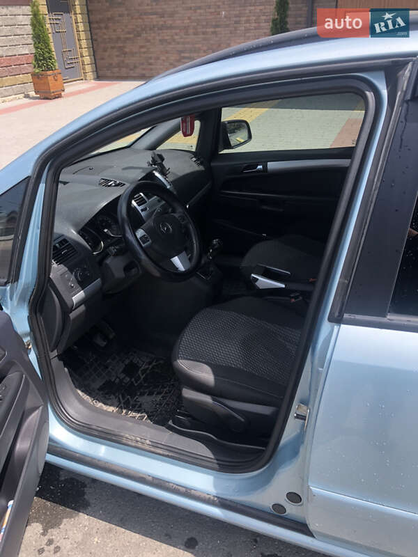 Мінівен Opel Zafira 2009 в Волочиську