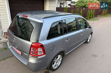 Минивэн Opel Zafira 2008 в 