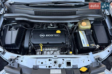 Минивэн Opel Zafira 2008 в 