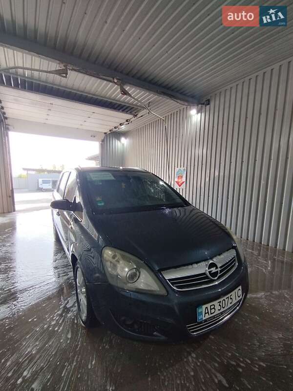 Минивэн Opel Zafira 2008 в 