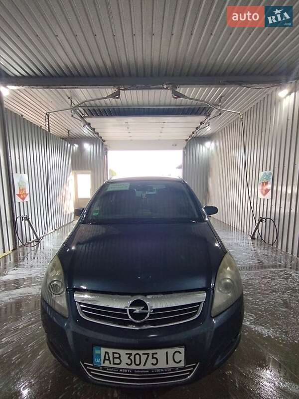 Минивэн Opel Zafira 2008 в Баре