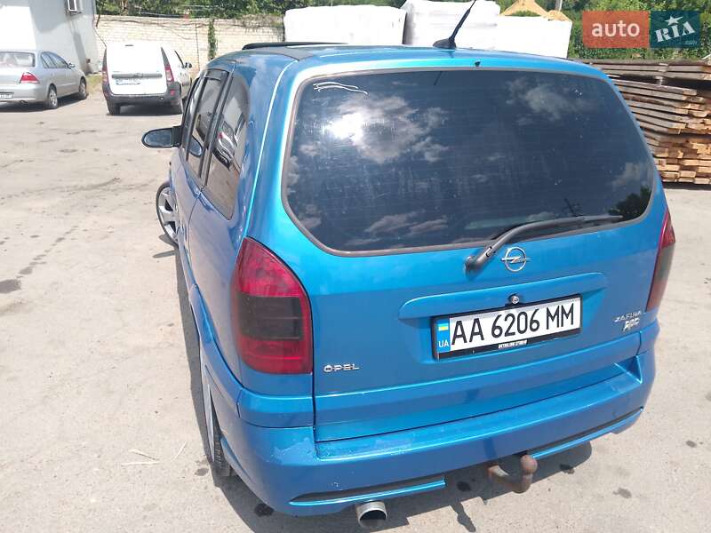 Мінівен Opel Zafira 2002 в Рівному