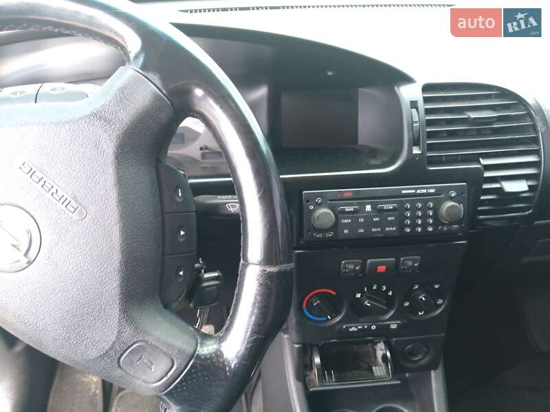 Мінівен Opel Zafira 2002 в Рівному