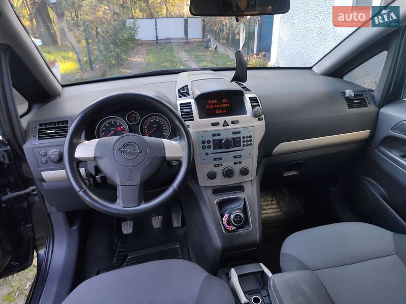 Мінівен Opel Zafira 2008 в Чернівцях