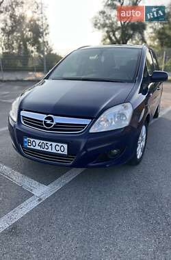 Мінівен Opel Zafira 2010 в Кіцмані