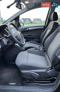 Минивэн Opel Zafira 2007 в 