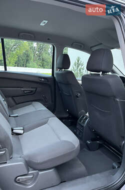 Минивэн Opel Zafira 2007 в 