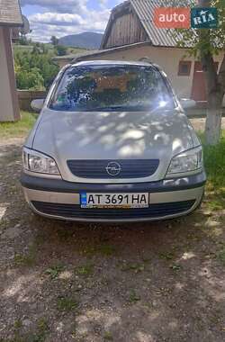 Минивэн Opel Zafira 2001 в Долине