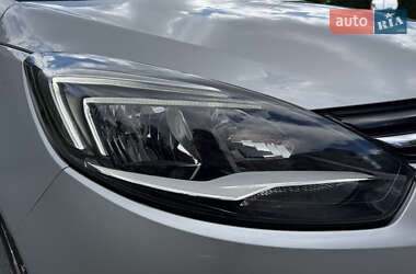 Минивэн Opel Zafira 2017 в 