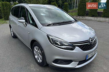 Минивэн Opel Zafira 2017 в 