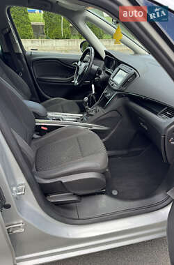 Минивэн Opel Zafira 2017 в 