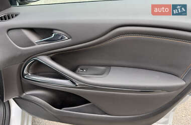 Минивэн Opel Zafira 2017 в 