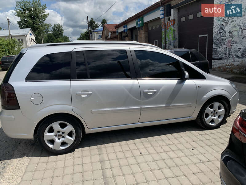 Минивэн Opel Zafira 2006 в Луцке