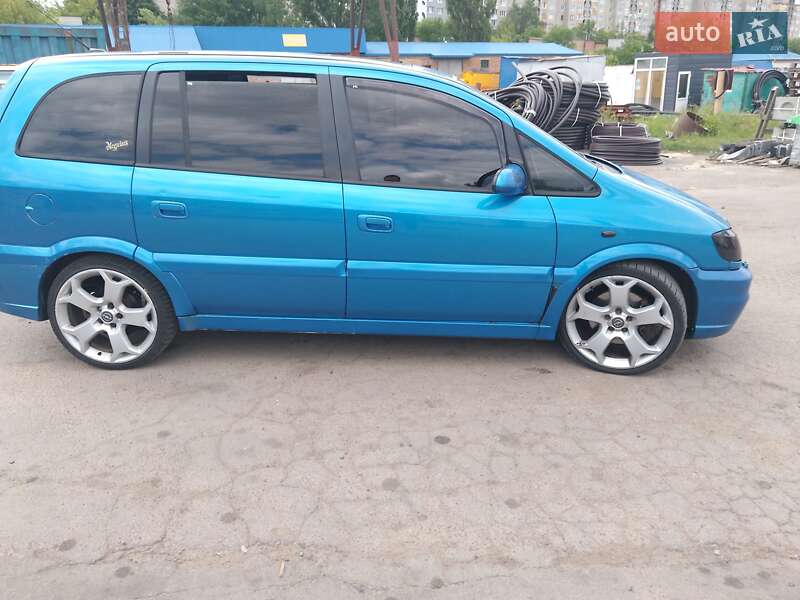 Мінівен Opel Zafira 2002 в Рівному